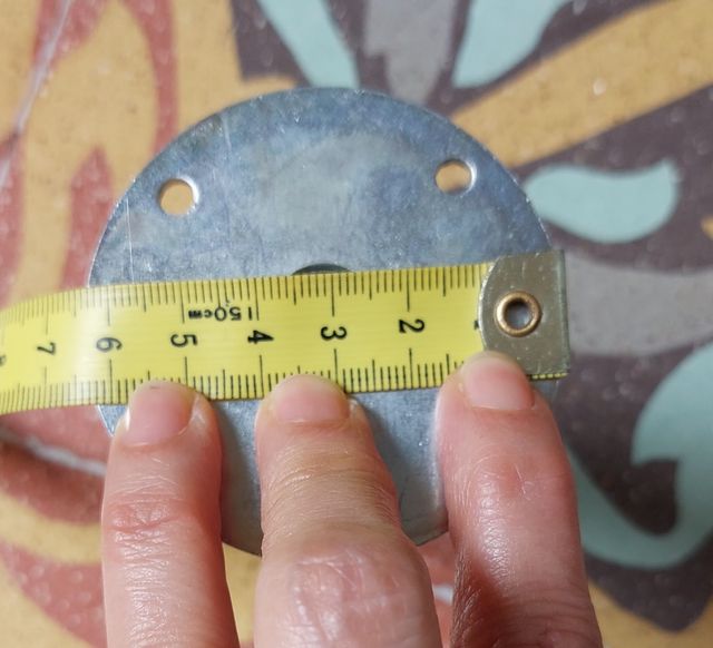 Patas de acero con tornillos