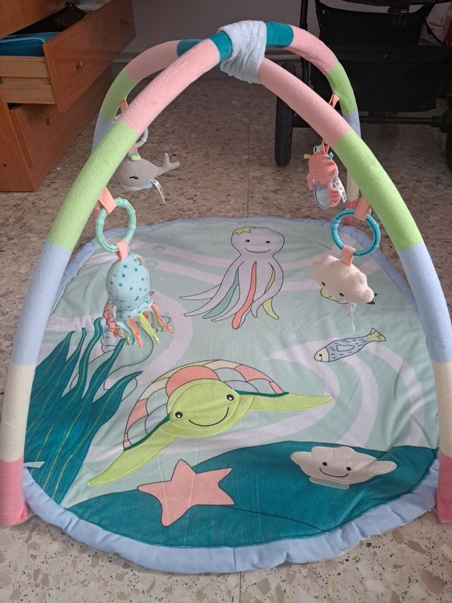 Manta de actividades bebé