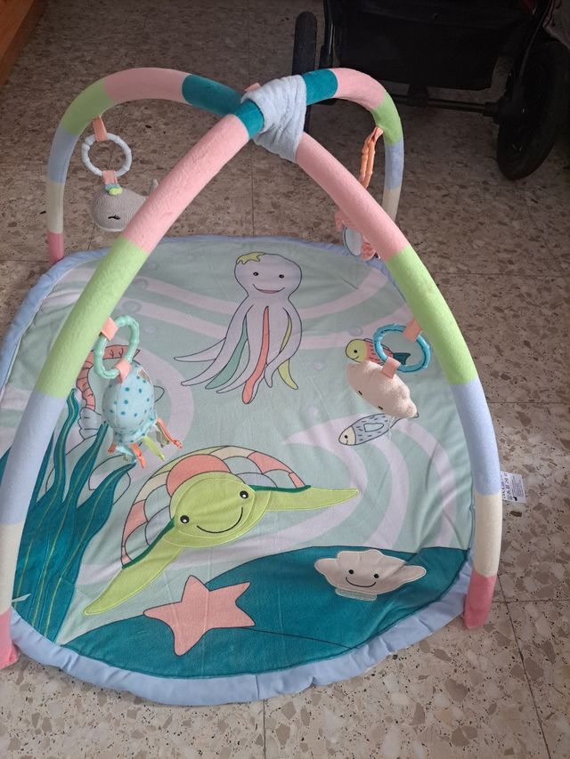 Manta de actividades bebé