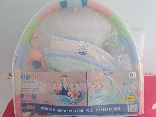 Manta de actividades bebé