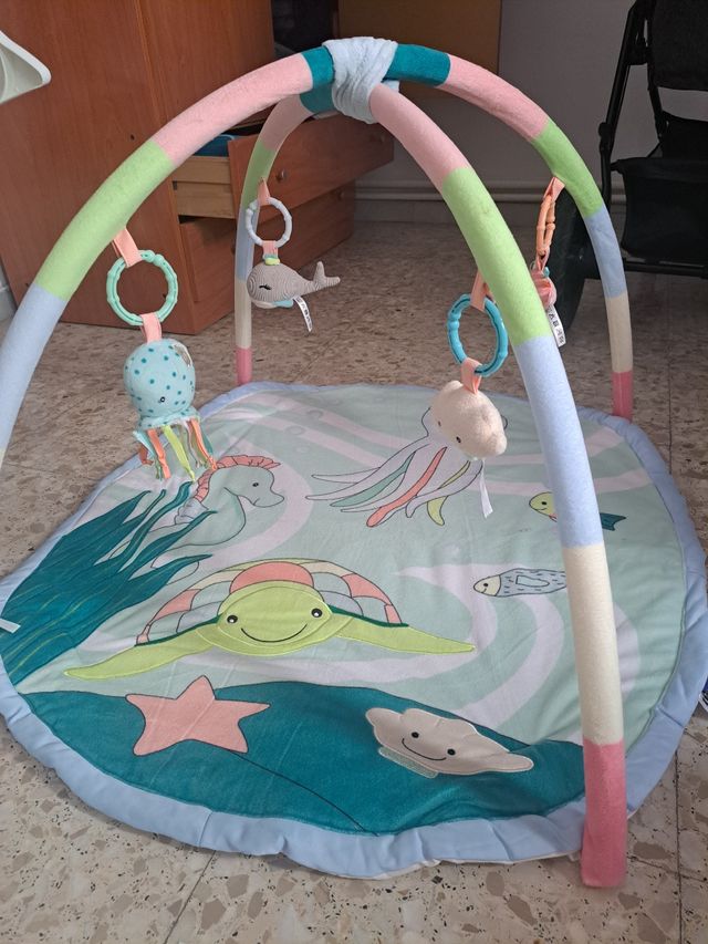 Manta de actividades bebé