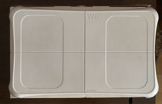 Juego Wii Fit Plus + tabla de equilibrio