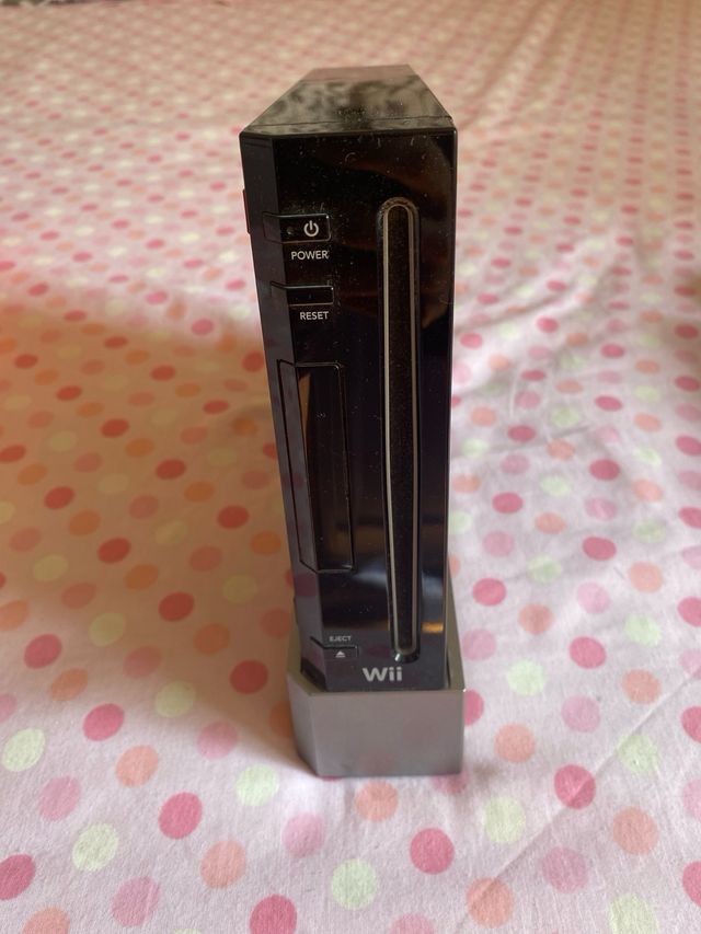 Wii color negra + 4 mandos + 6 juegos