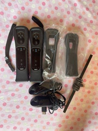 Wii color negra + 4 mandos + 6 juegos
