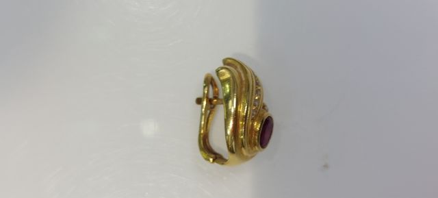 Pendiente suelto oro 18k