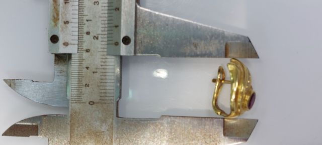 Pendiente suelto oro 18k