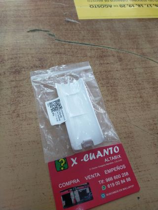 TAPADERA PILAS MANDO WII ¡SIN USAR!