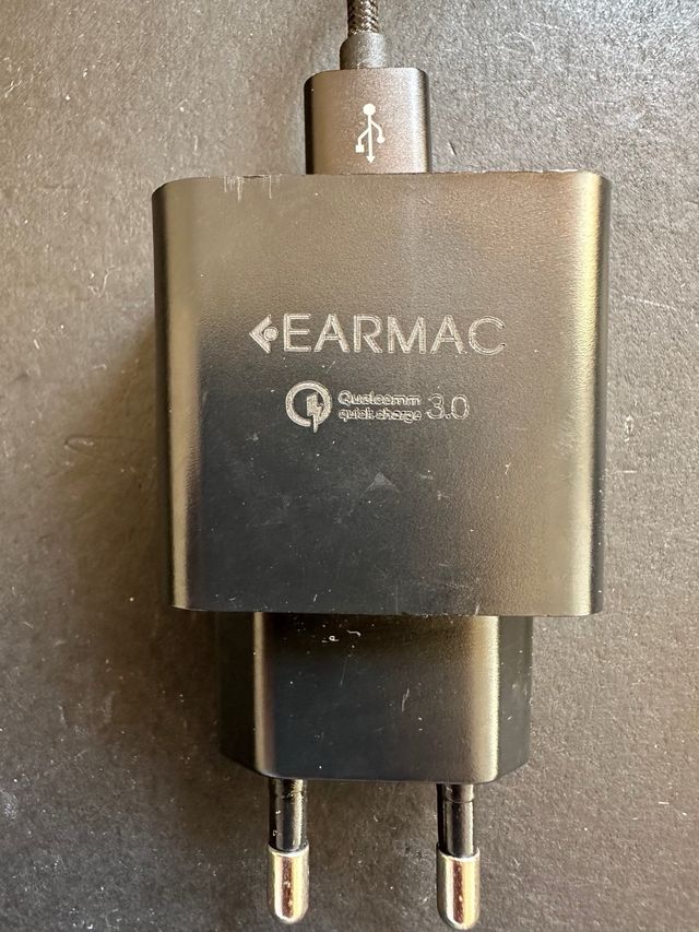 Cargador EARMAC carga rapida 3.0