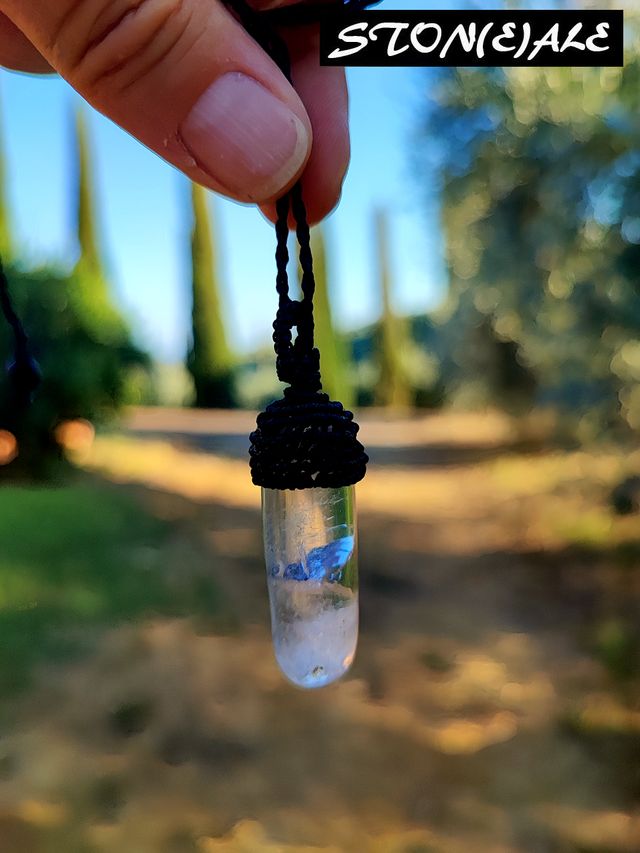 Ciondolo in macrame con punta di ialino