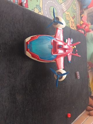 Avión patrulla canina grande