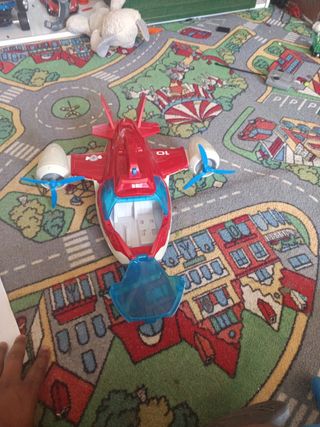 Avión patrulla canina grande