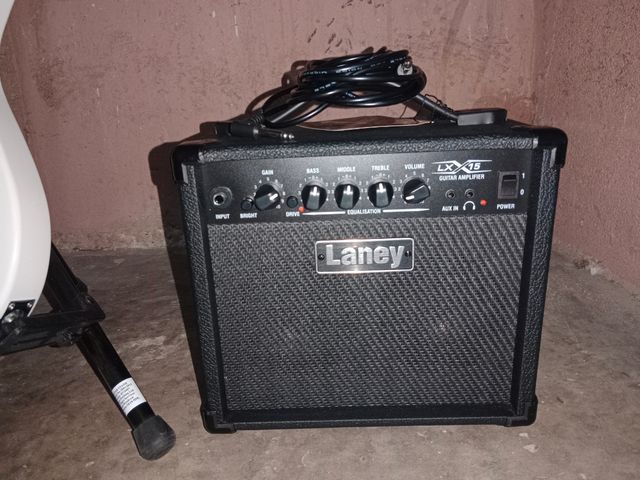 Conjunto guitarra + amplificador