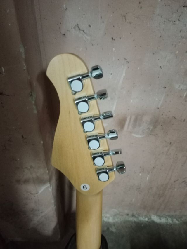 Conjunto guitarra + amplificador