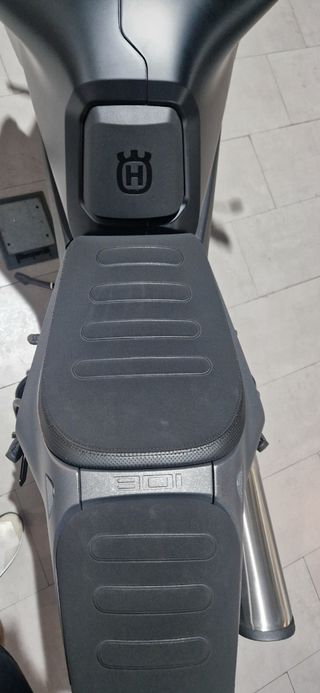 Husqvarna svartpilen 801