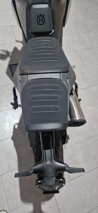 Husqvarna svartpilen 801