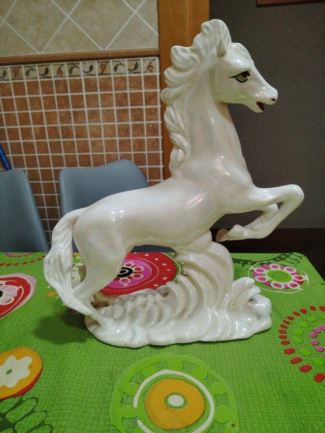 Figura caballo ceramico