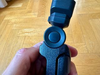 TRIPODE Y SELFIE STICK CON MANDO A DISTANCIA