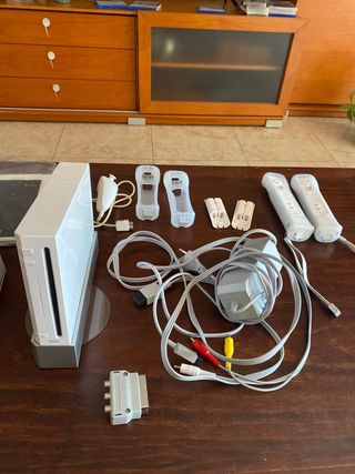 NEGOCIABLE Wii + Mandos + Cargador Auxiliar Mandos