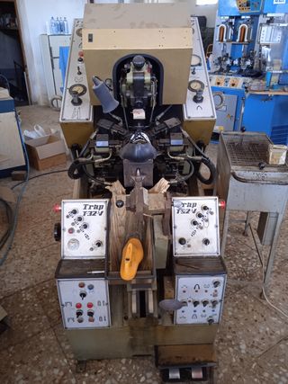 Maquina de montar puntas