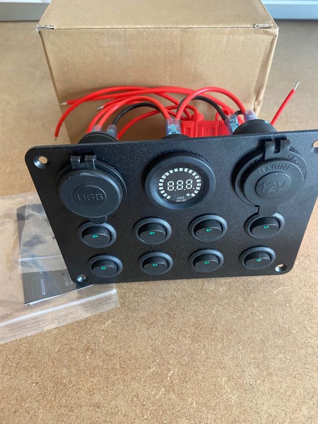 Panel de interruptores de 8 vías 12V-24V