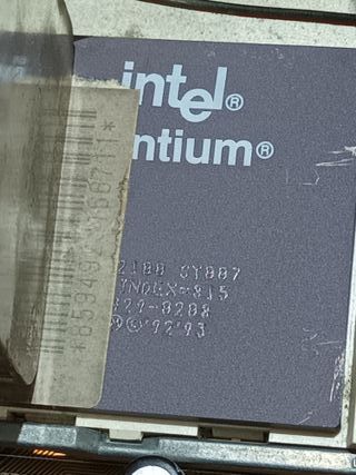 n-19, Pc retro, Pentium, caja at con display      