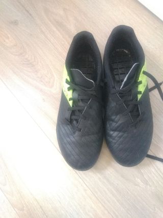 Zapatillas multitacos fútbol talla 36