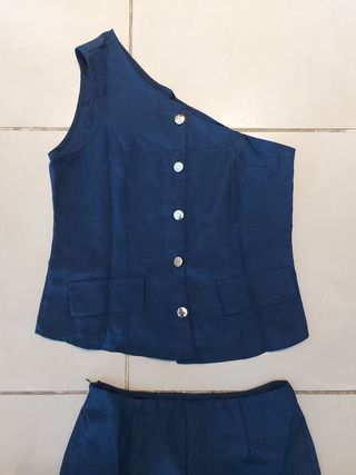 Pantalones anchos y blusa a conjunto