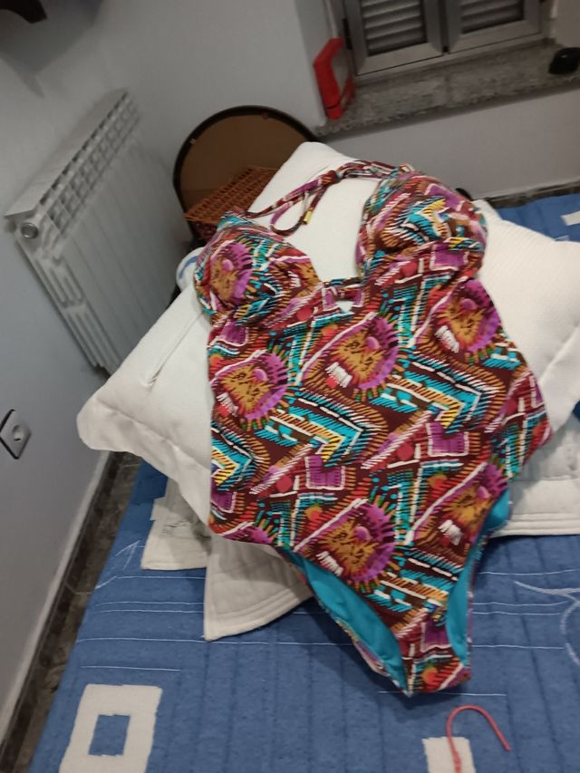 Bañador colores piel melocotón