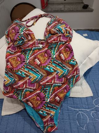 Bañador colores piel melocotón