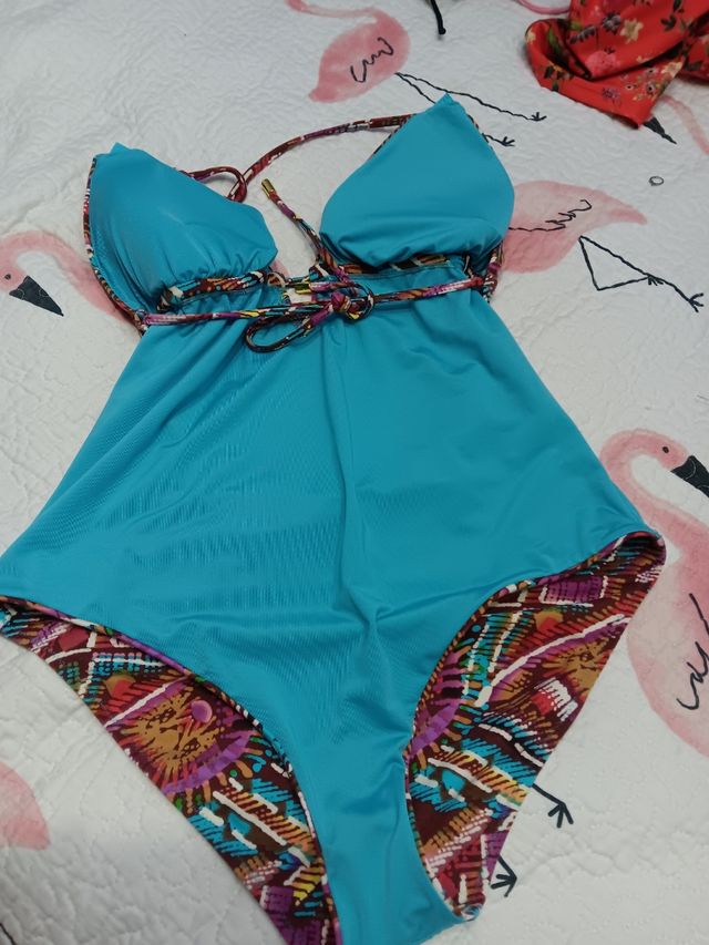 Bañador colores piel melocotón