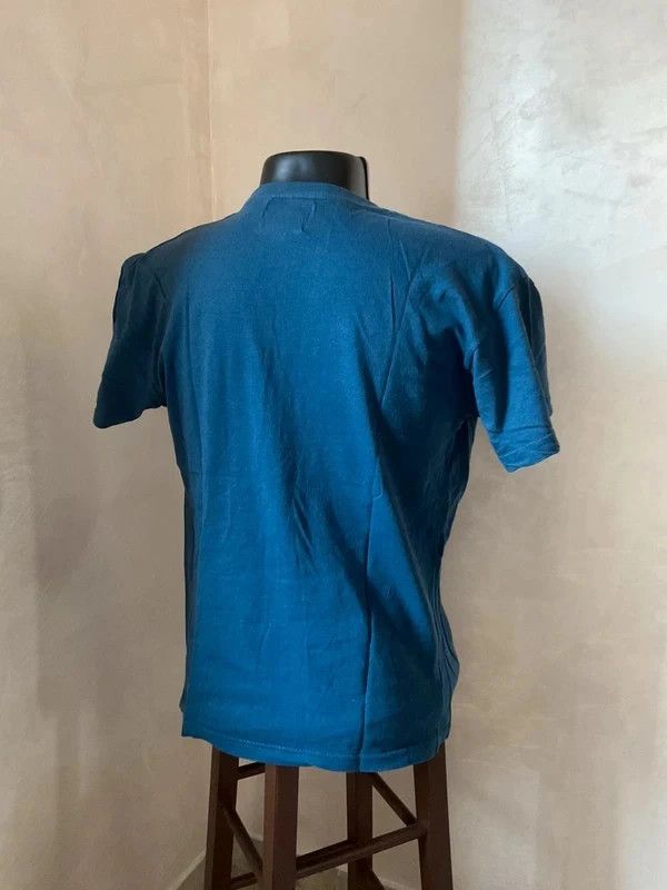 T-shirt blu da uomo