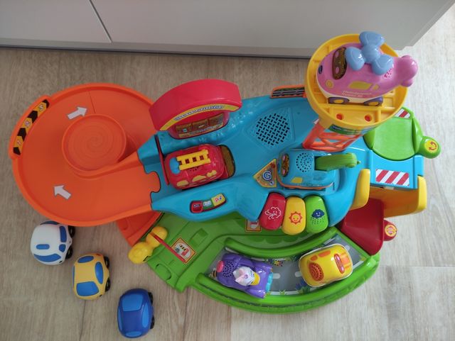 Garaje multitaller tut tut Vtech 8 vehículos