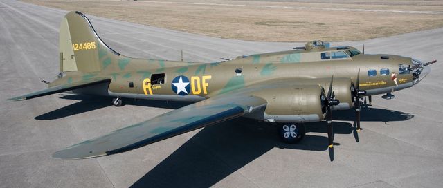 Avión Boeing B-17F DF Fortress