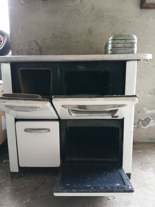 Stufa a legna con forno Gibo