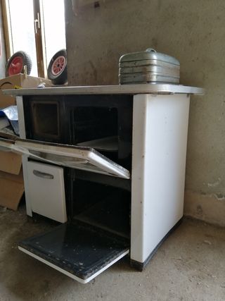 Stufa a legna con forno Gibo