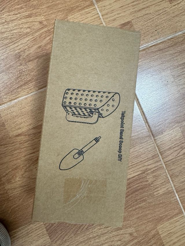 2 Detectores de metales, pala y cuchara arena