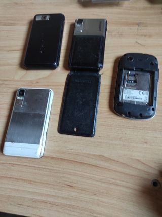 Telemóveis para reparar ou peças ou cole