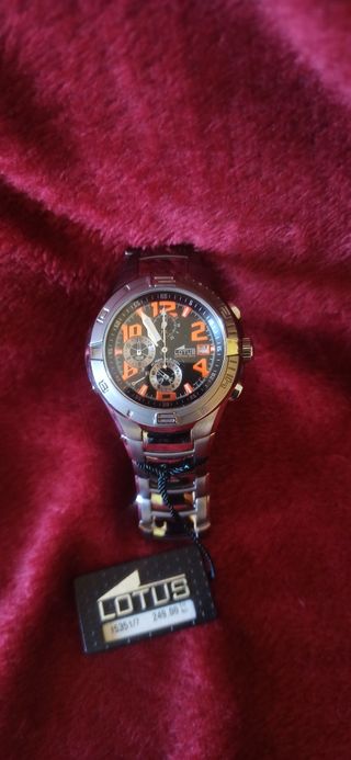 Reloj de marca Lotus. Edición limitada. 