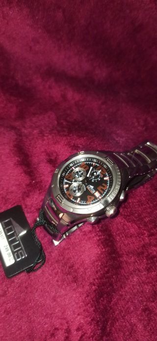 Reloj de marca Lotus. Edición limitada. 