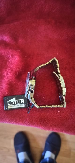 Reloj de marca Lotus. Edición limitada. 