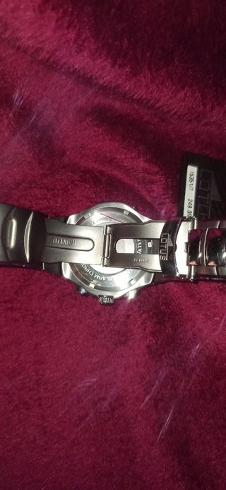 Reloj de marca Lotus. Edición limitada. 