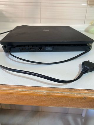 PS4 slim 500gb SSD + COD MW2 (PS4/PS5)