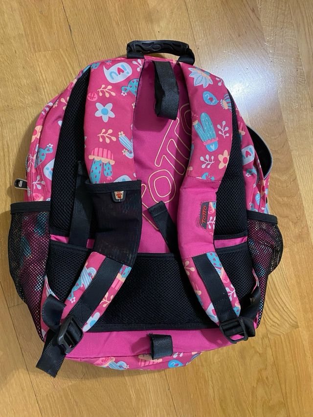 Mochila escolar Totto adaptable a carro