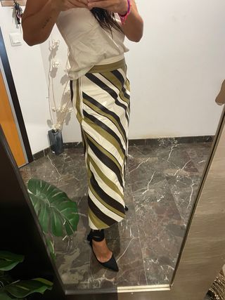 Falda piel Zara