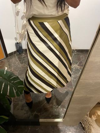 Falda piel Zara
