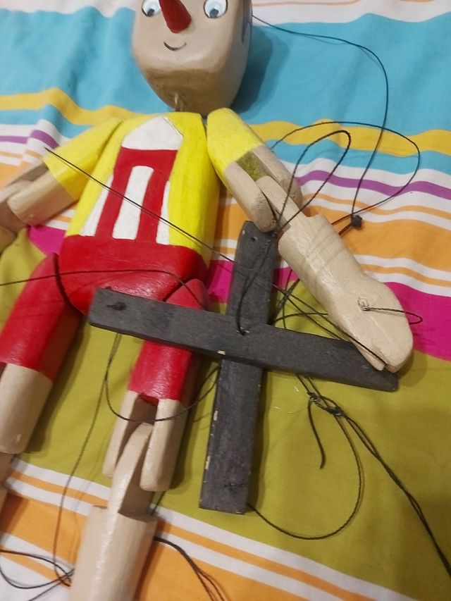 Marioneta pinocho de madera antigua