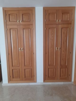 Puerta madera maciza
