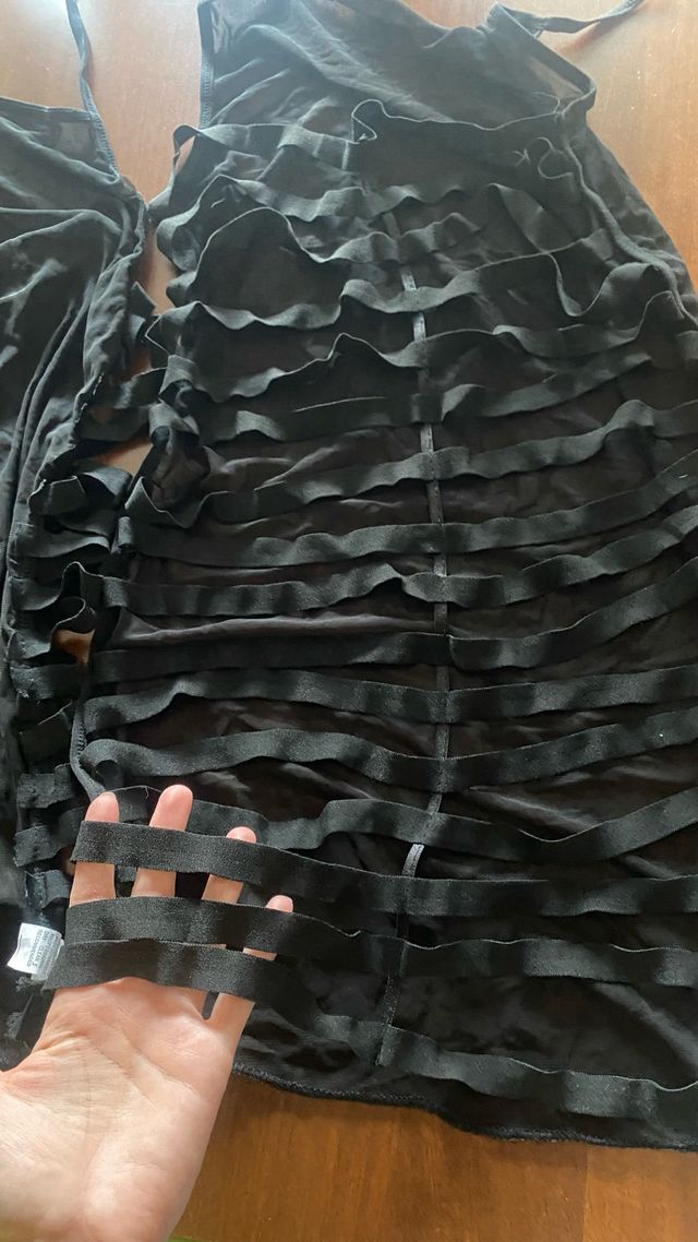 Vestitino corto e trasparenti