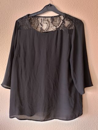 Blusa de media manga con encaje