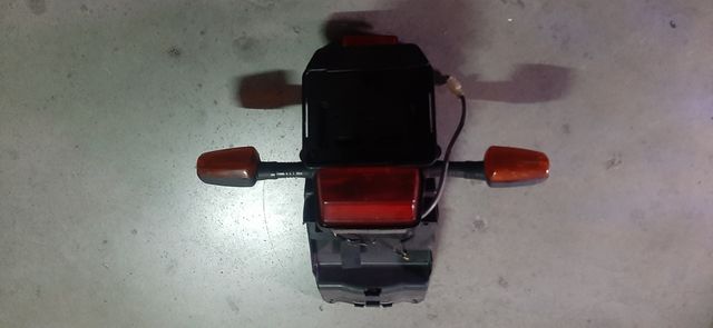 Tzr 125 4fl paso de rueda /piloto trasero con inte